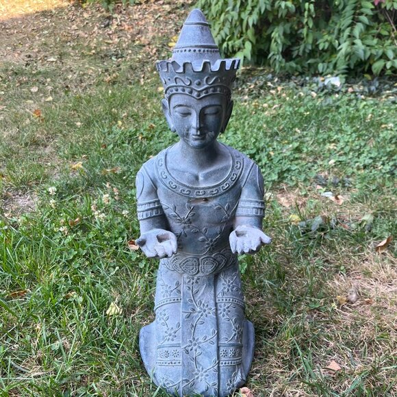 Meditating Buddha Statue. Indoor/Outdoor. - Picture 3 of 9